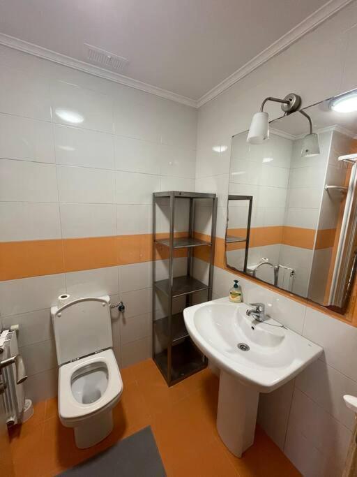 Apartamento Centro Con Garaje Castro Urdiales Buitenkant foto